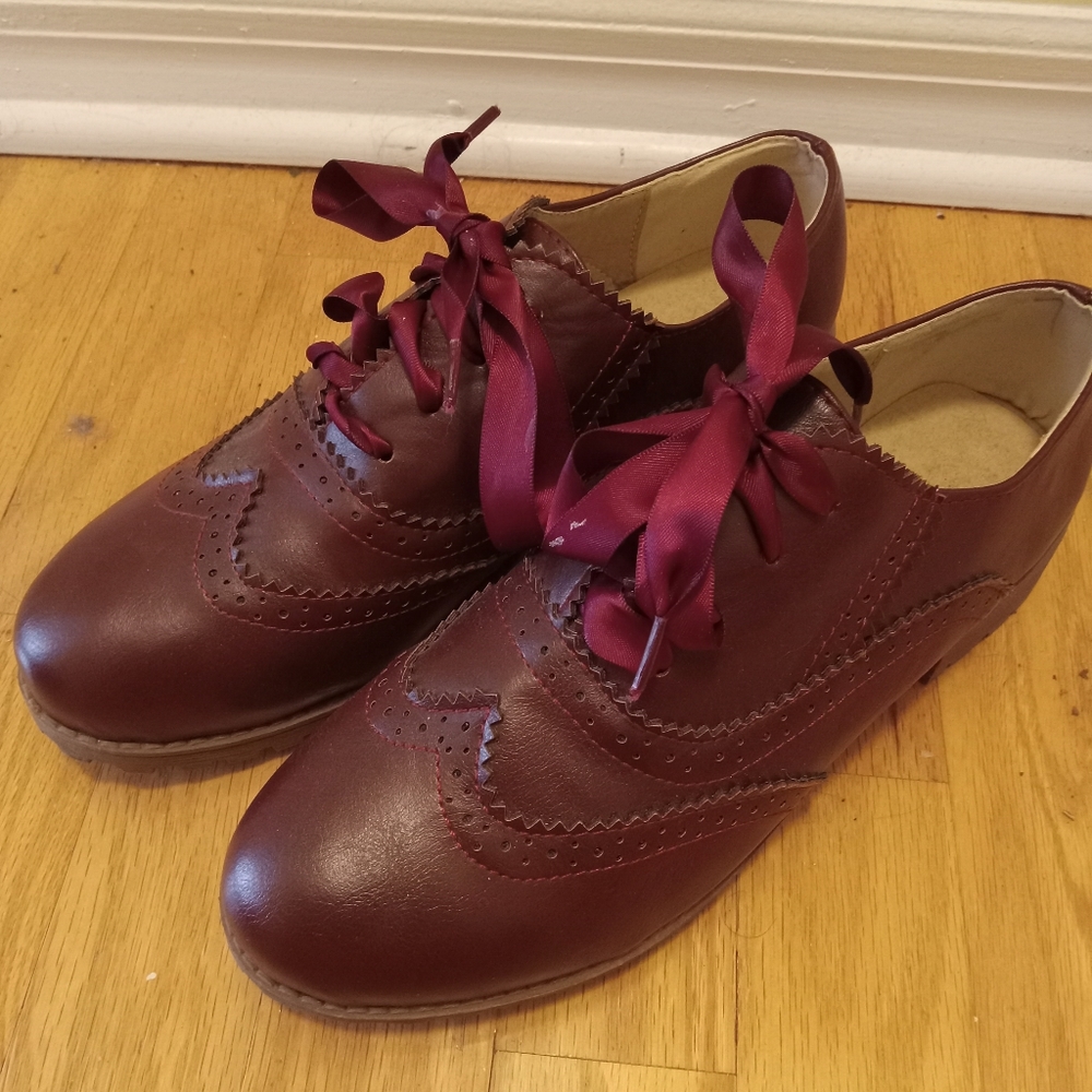 Burgundy Women's Oxford Shoes- Size 8